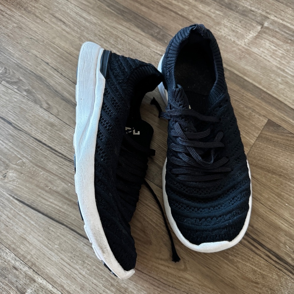 APL Techbloom black sneakers size 6.5